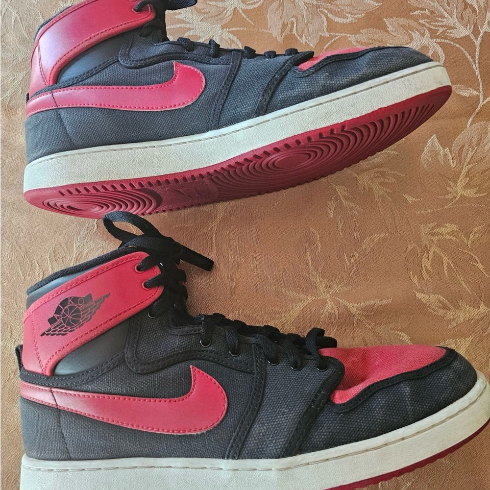 Nike Men’s Ajko Retro Red and Black High Top Athletic Sneaker Preowned - Picture 2 of 7
